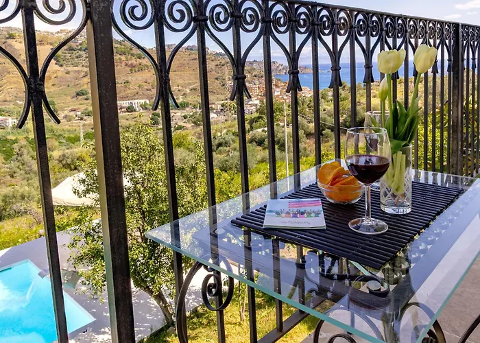Casa Musica Con Piscina Panoramica Giardini Naxos