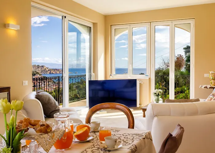 Casa Musica Con Piscina Panoramica Giardini Naxos